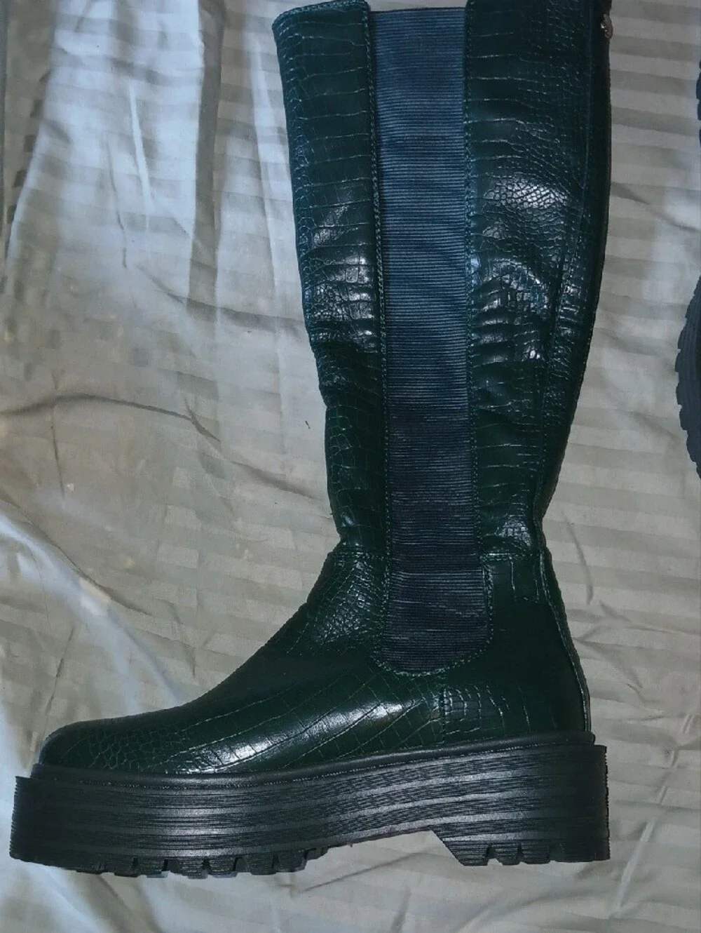 Azalea Wang Womens Sue Green Croc Print Pull On Platform Lug Sole Boots Sz: 6